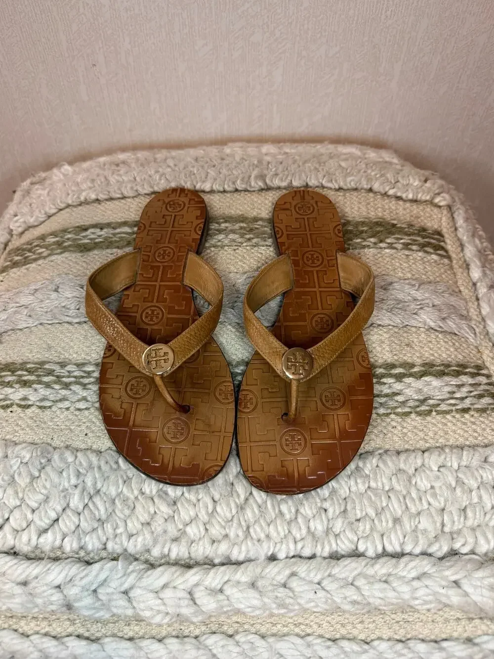 Tory Burch Brown Leather Logo Medallion Thong Sandals Size 11